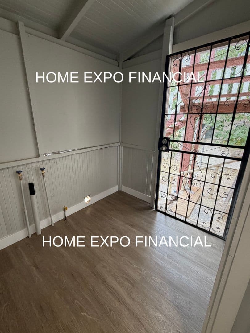 Riverside House: 2916 Pleasant St.