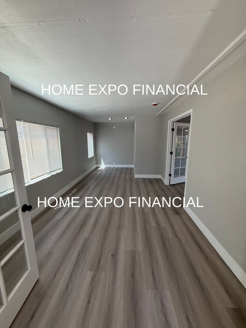 Perris House: 21660 Oak St.