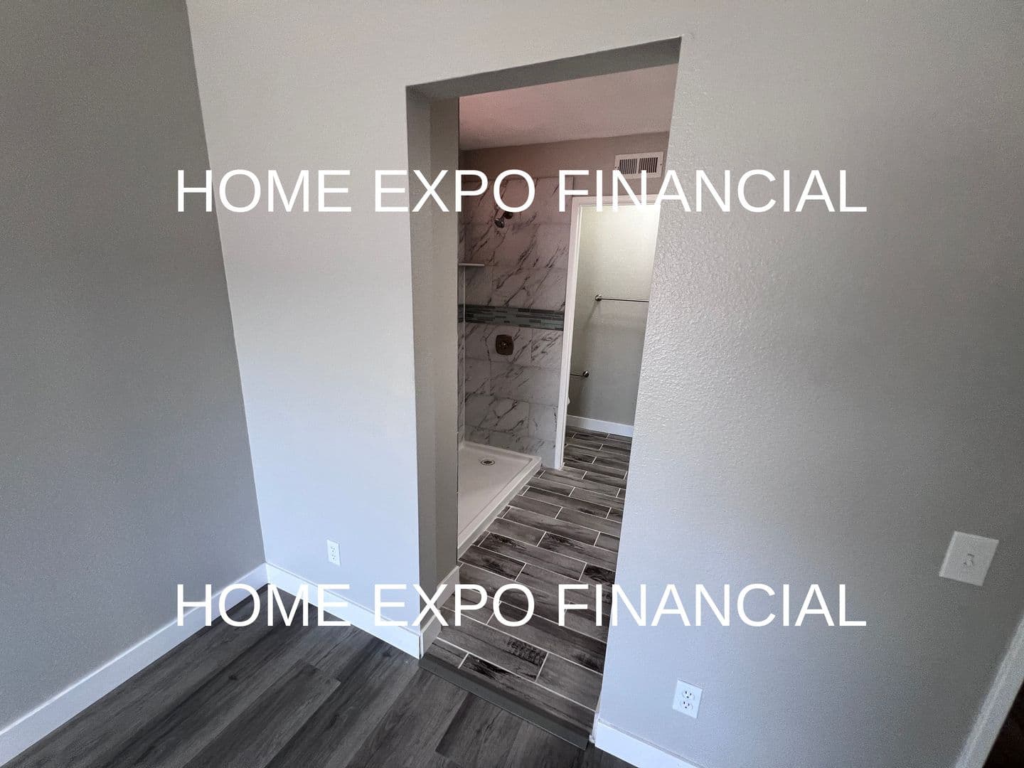 Corona House: 186 Breezewood Rd