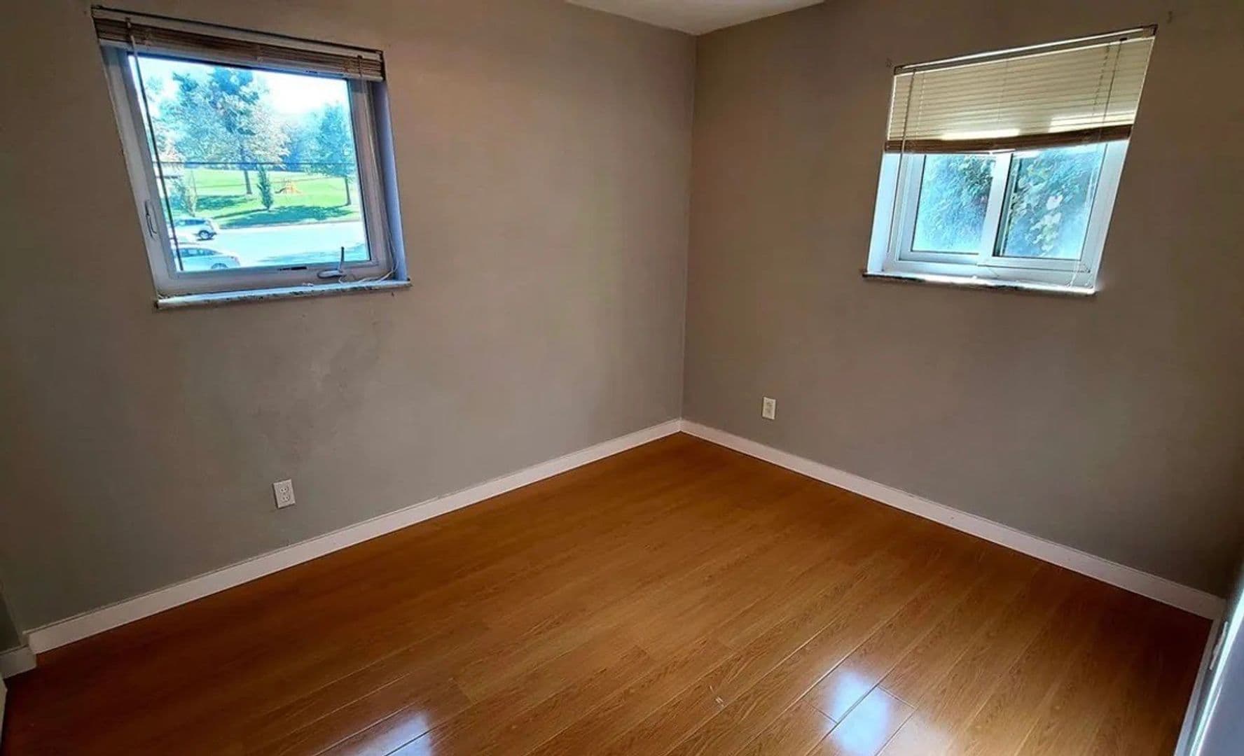 St Louis Apartment: 8700 Crocus Ln