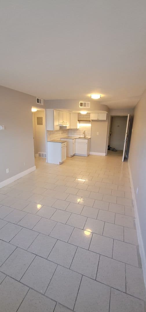 St Louis Apartment: 4192 Meramec St