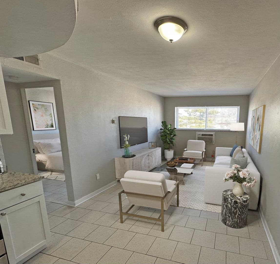St Louis Apartment: 4192 Meramec St