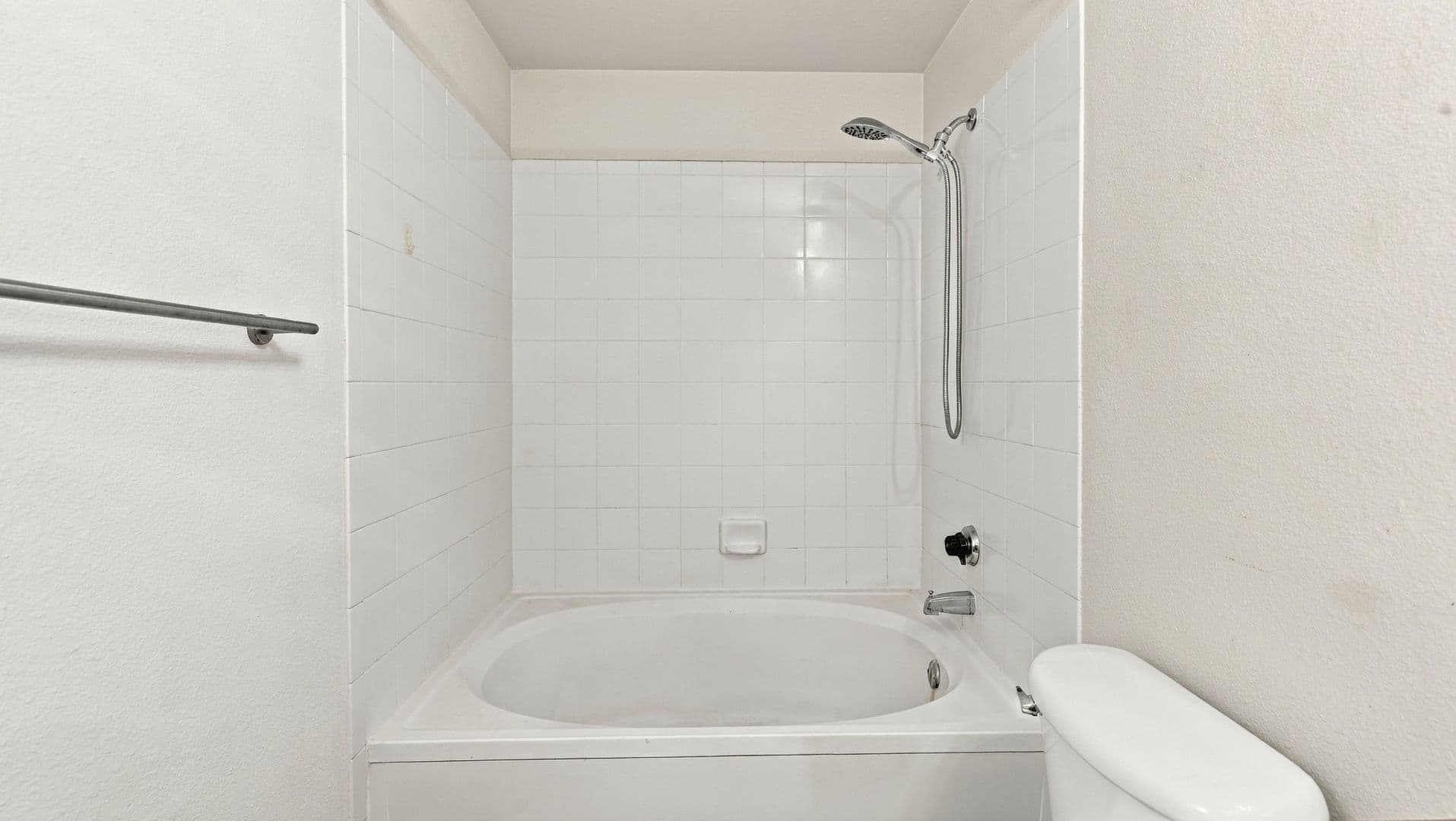 Phoenix Condo: 16013 S Desert Foothills Pkwy 2049