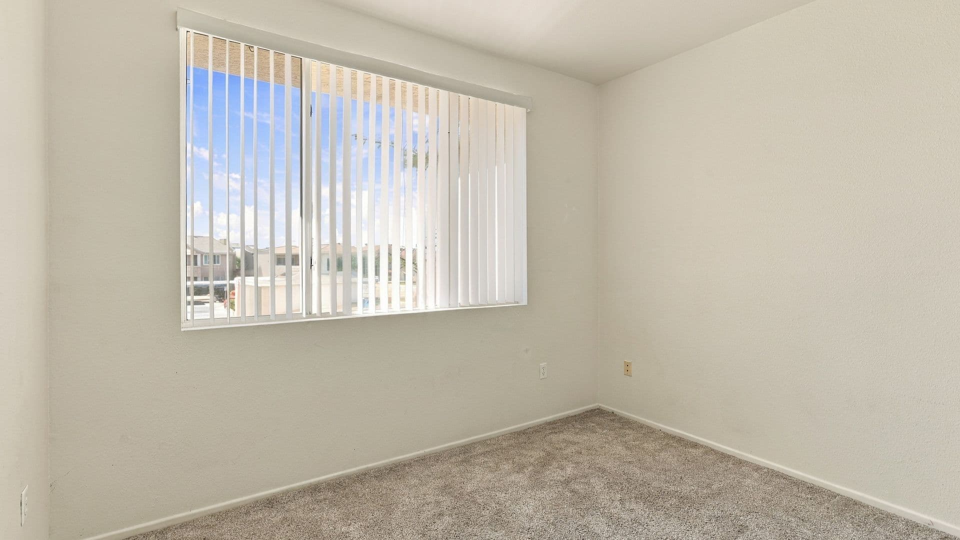 Phoenix Condo: 16013 S Desert Foothills Pkwy 2049