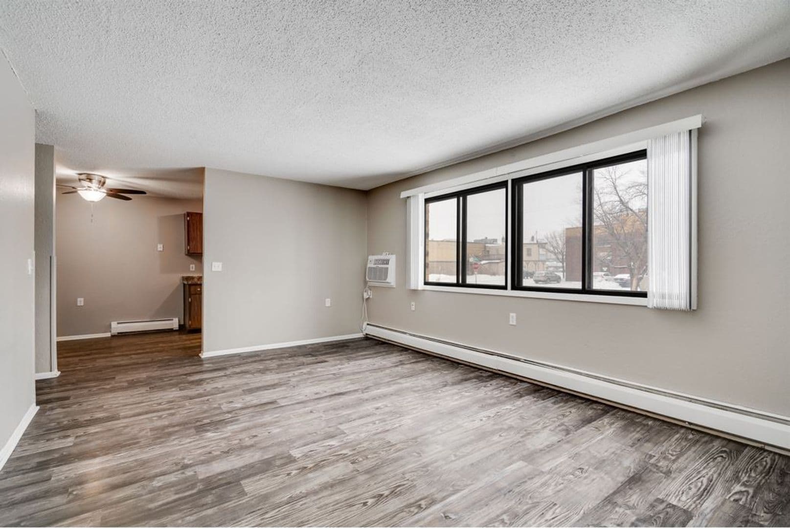 St. Paul Apartment: 99 W. California Ave. #103