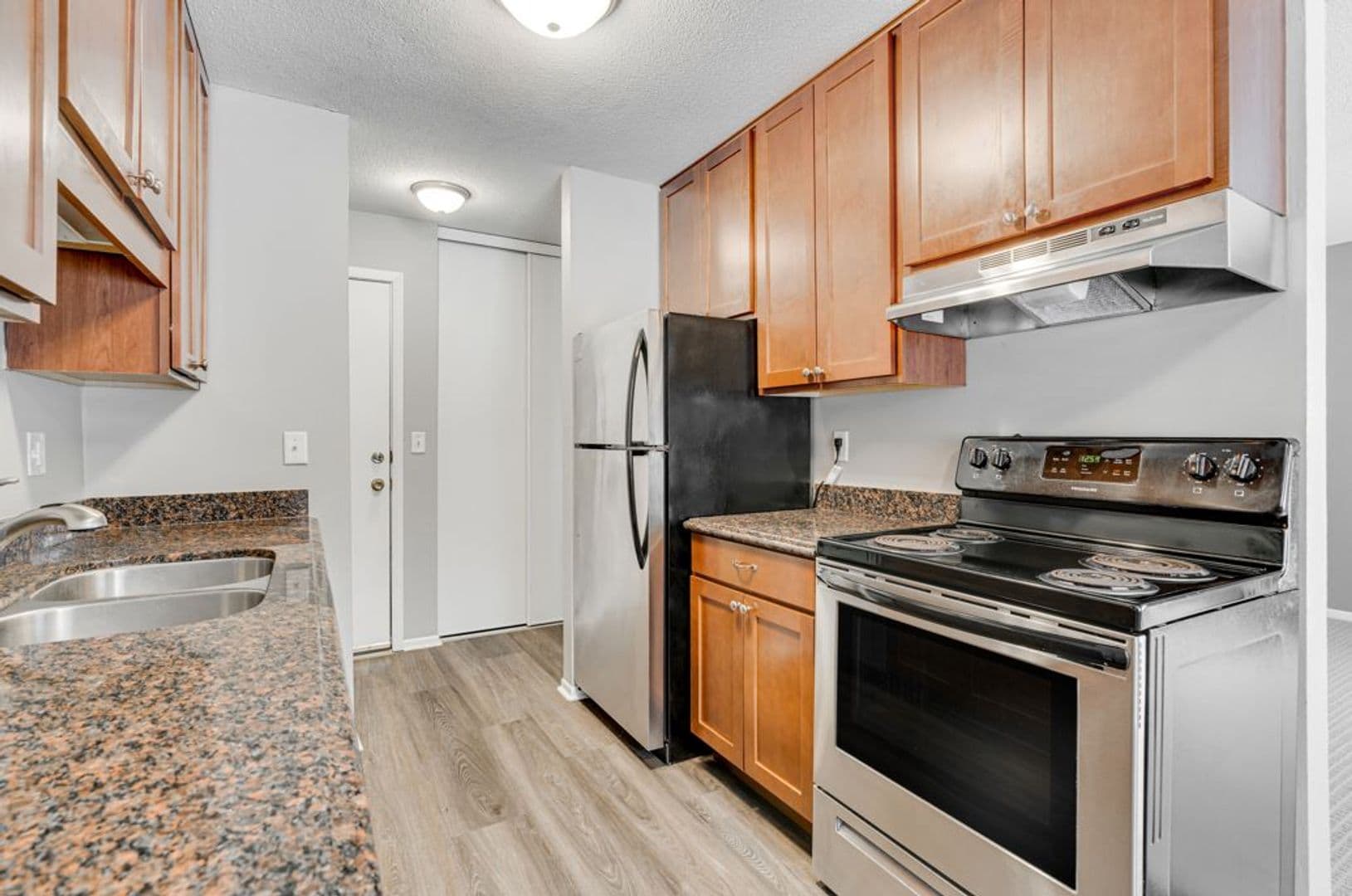 Little Canada Apartment: 180 - 210 County Road B2 E