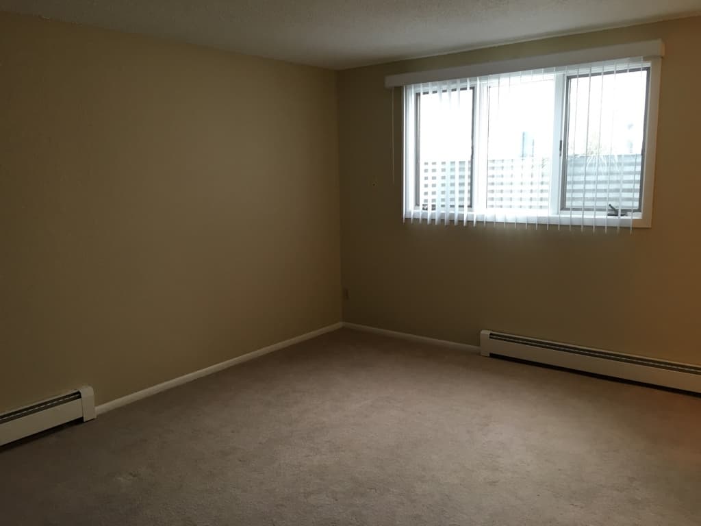 North St. Paul Apartment: 2510 E. 7th Ave.