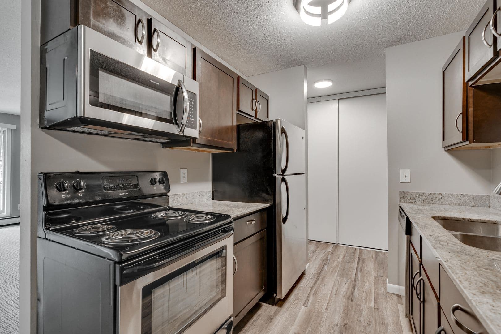 Coon Rapids Apartment: 9985 Butternut Street NW