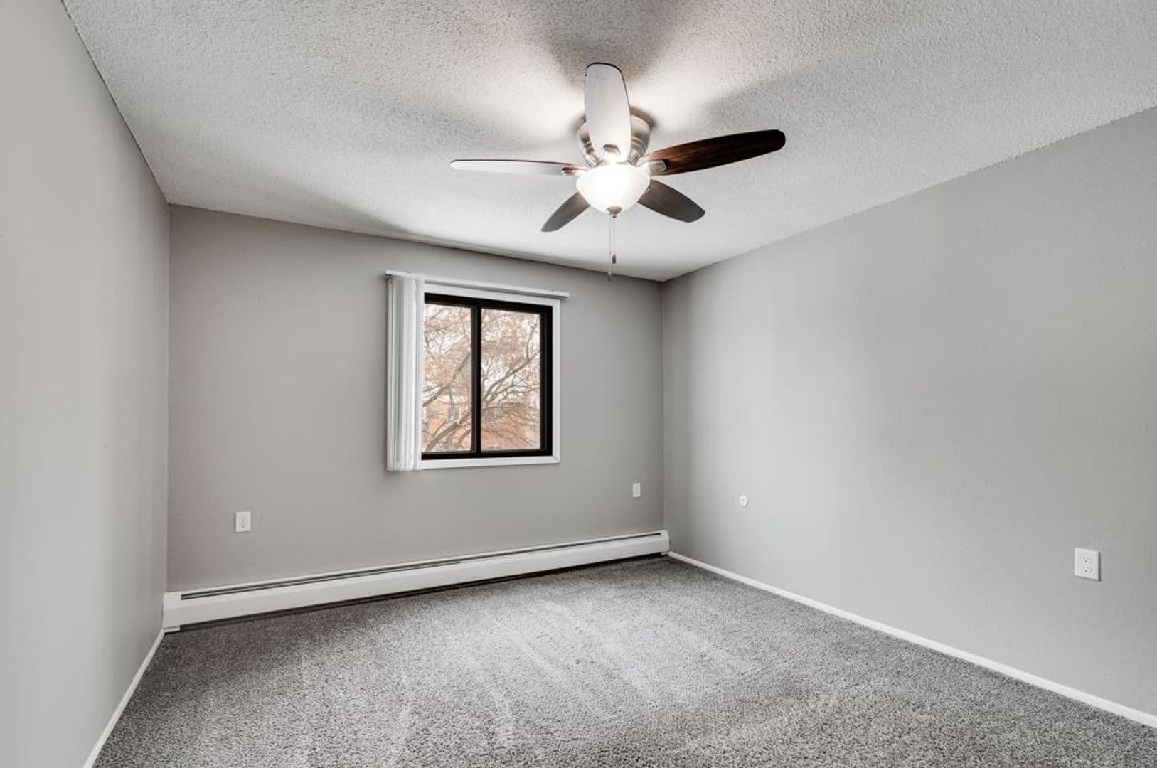 St. Paul Apartment: 99 W. California Ave. #103