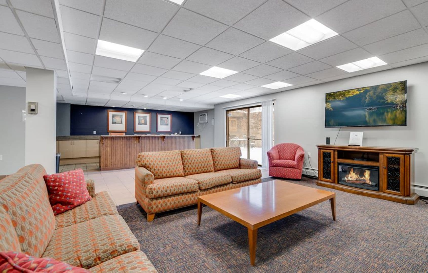 St. Paul Apartment: 99 W. California Ave. #103