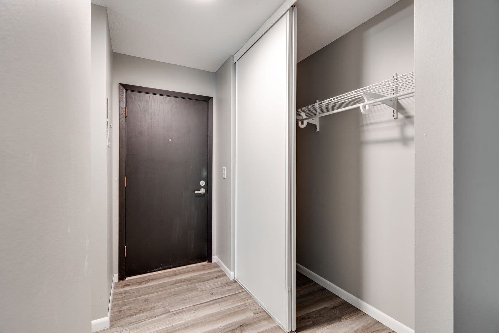 Coon Rapids Apartment: 9985 Butternut Street NW
