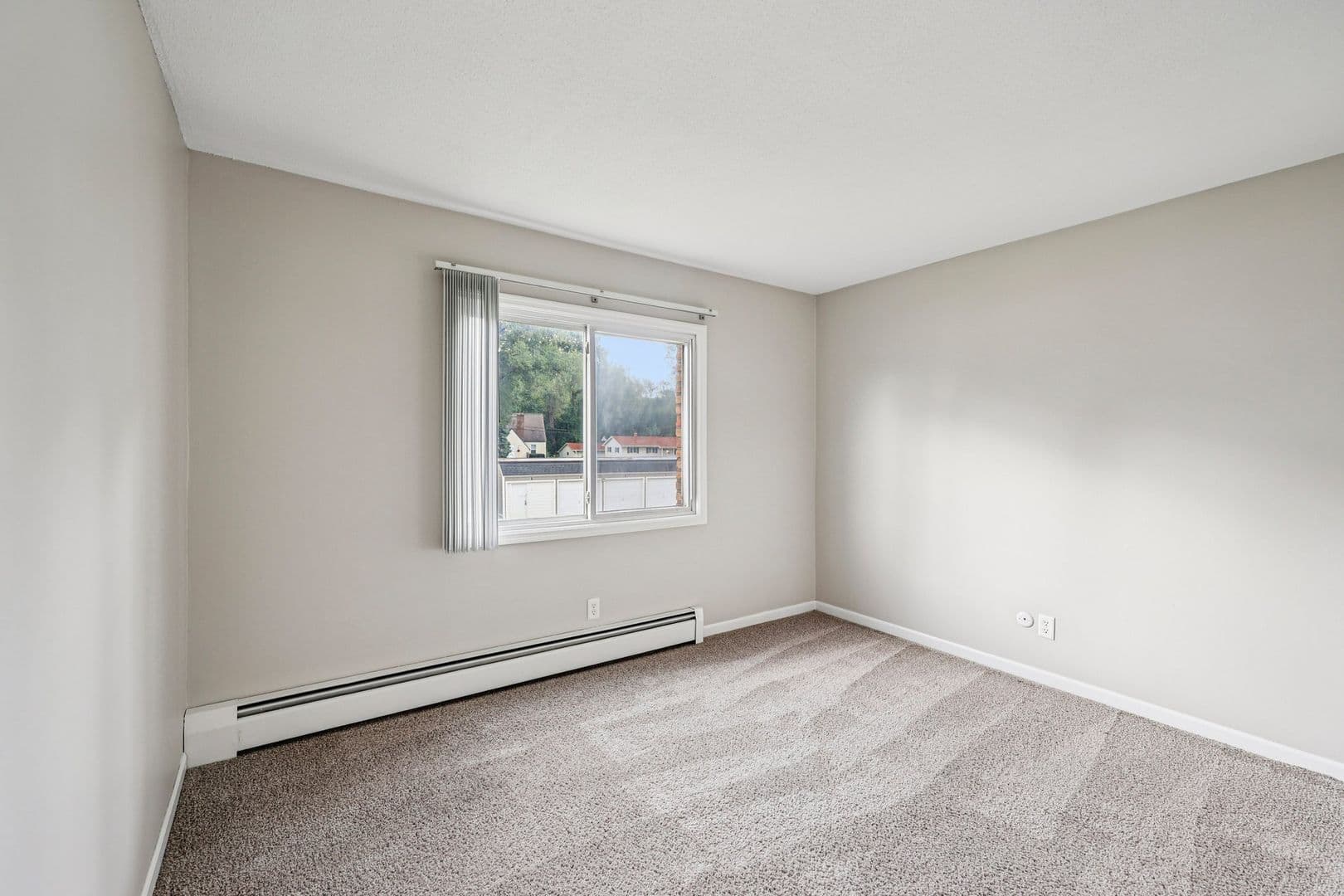 St. Paul Apartment: 1829 Furness Street