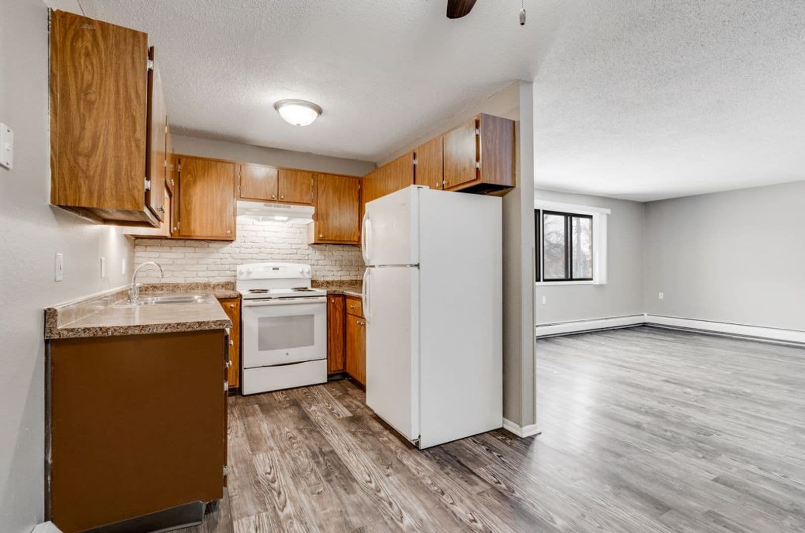 St. Paul Apartment: 99 W. California Ave. #103