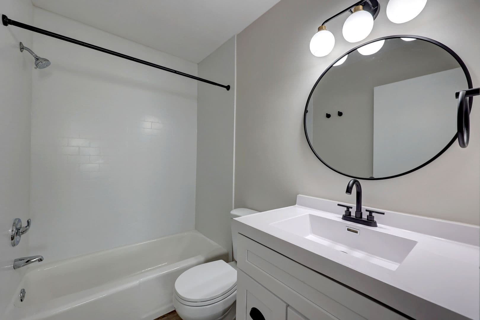 North St. Paul Apartment: 2510 E. 7th Ave.