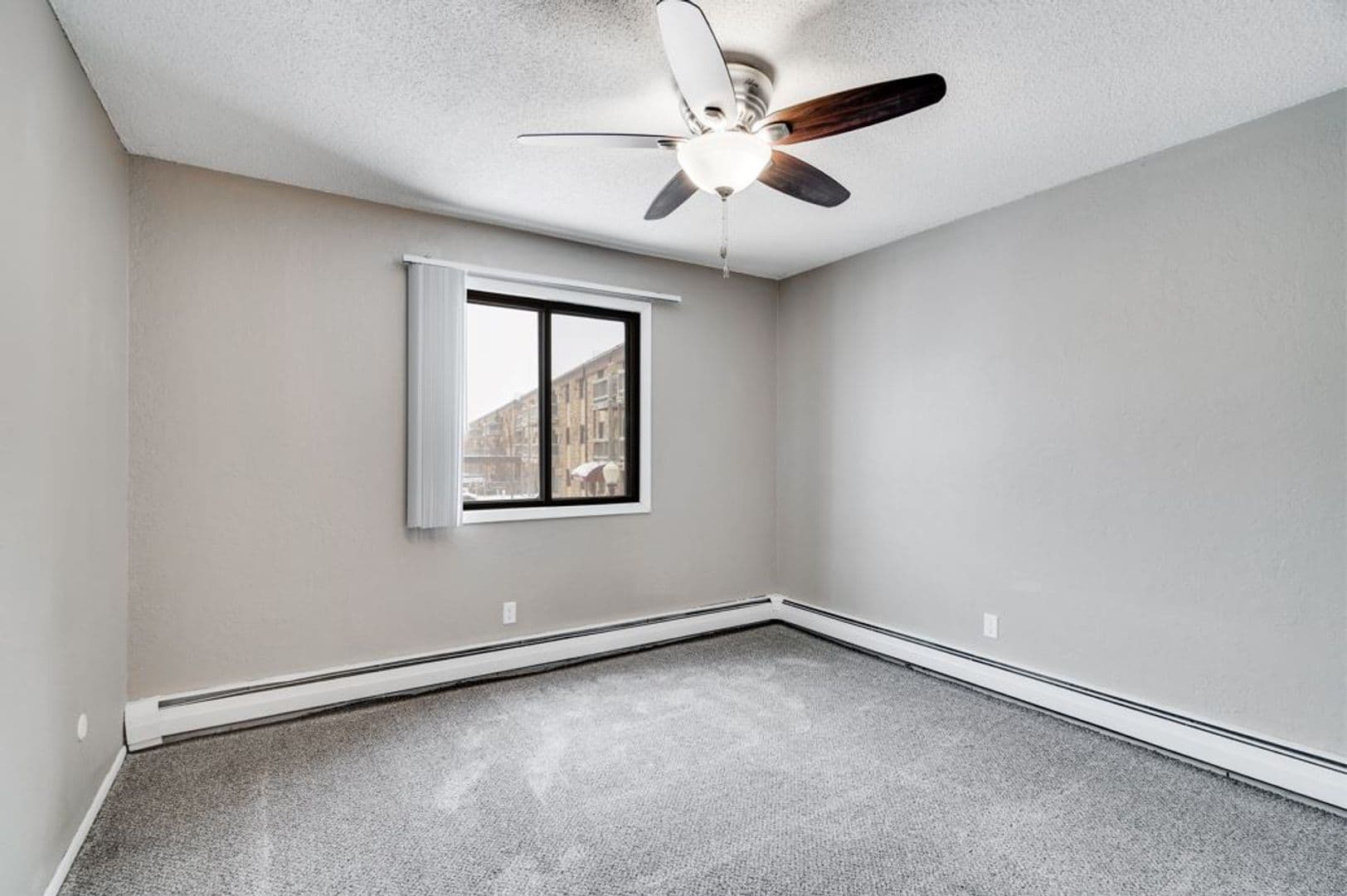 St. Paul Apartment: 99 W. California Ave. #103