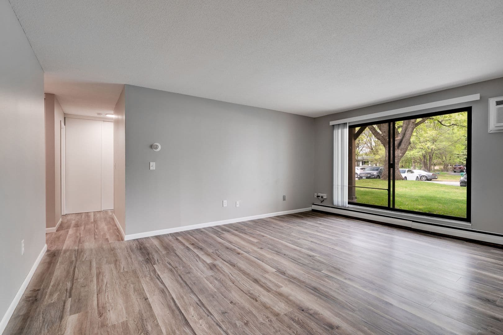 Coon Rapids Apartment: 9985 Butternut Street NW