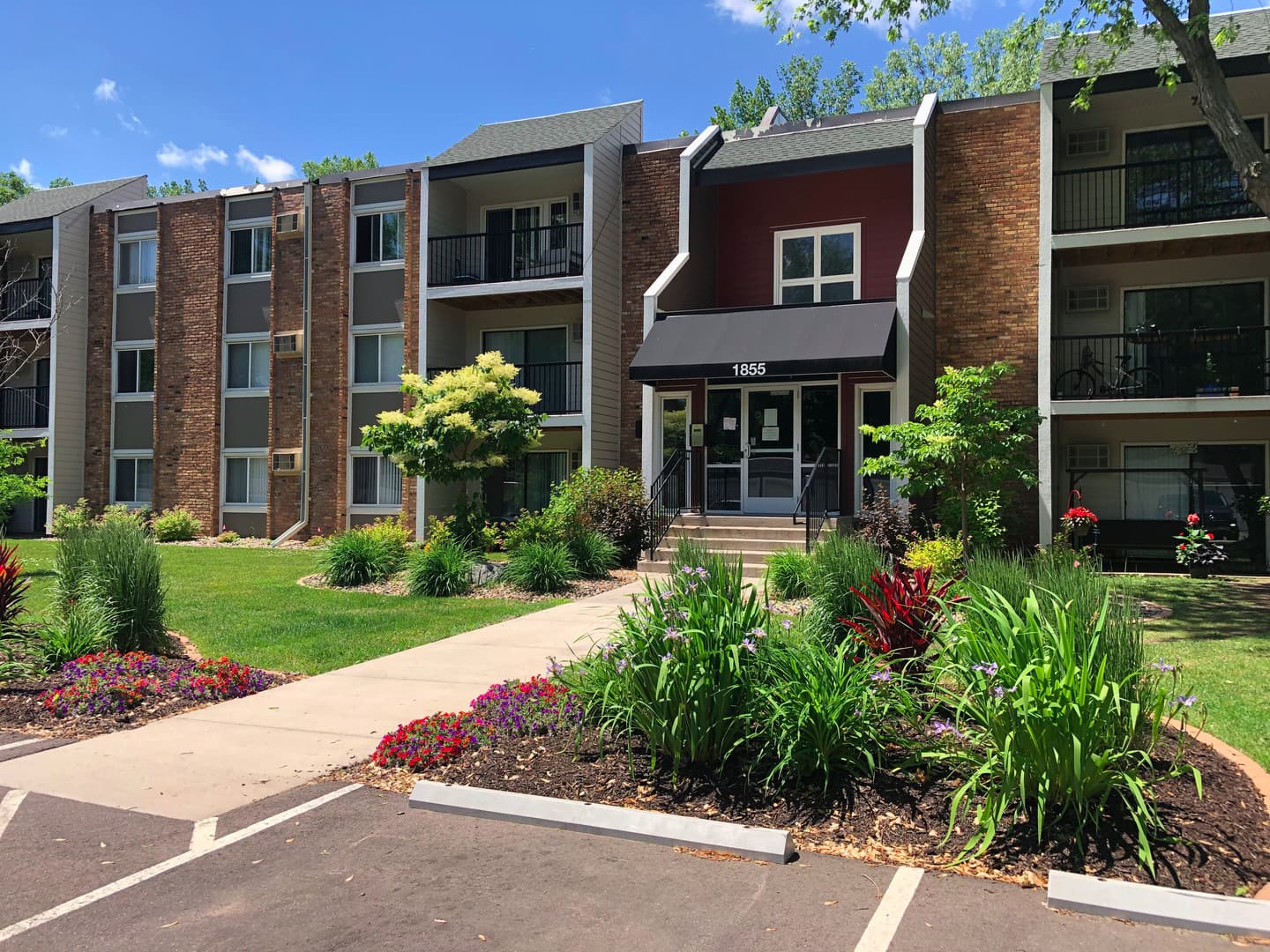 St. Paul Apartment: 1829 Furness Street