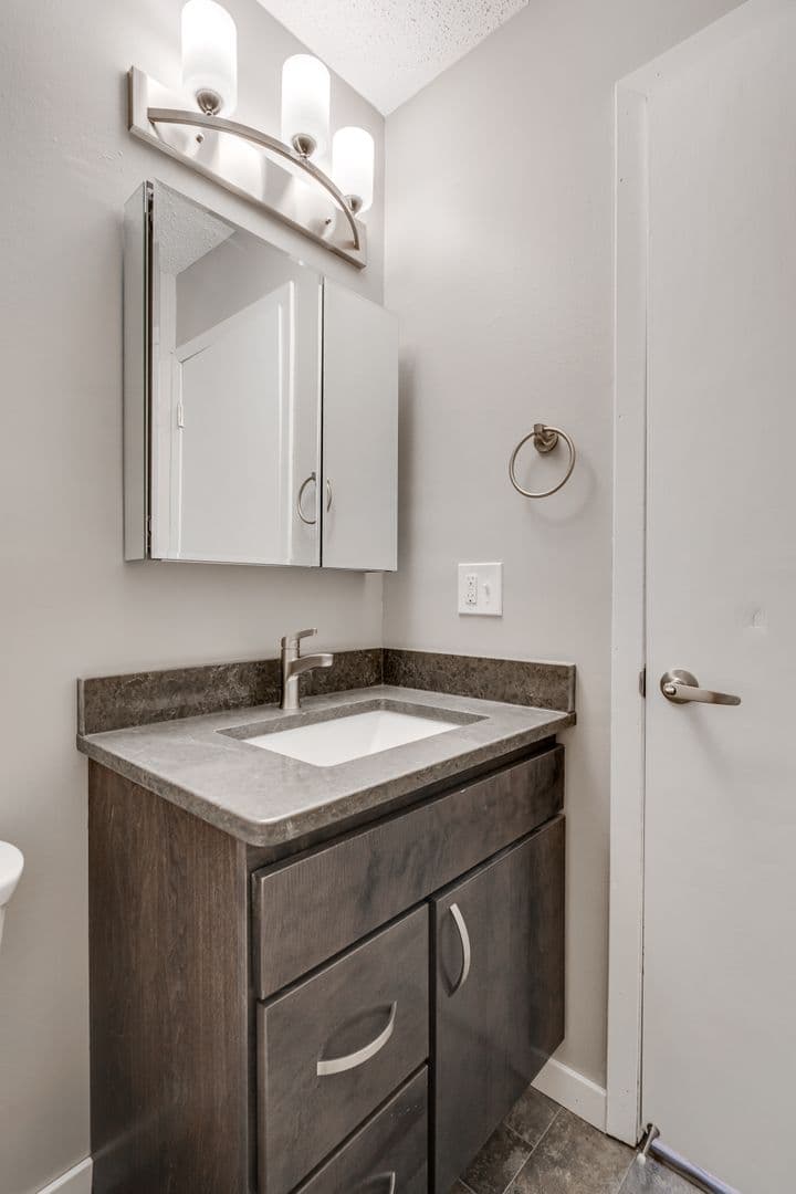 Coon Rapids Apartment: 9985 Butternut Street NW