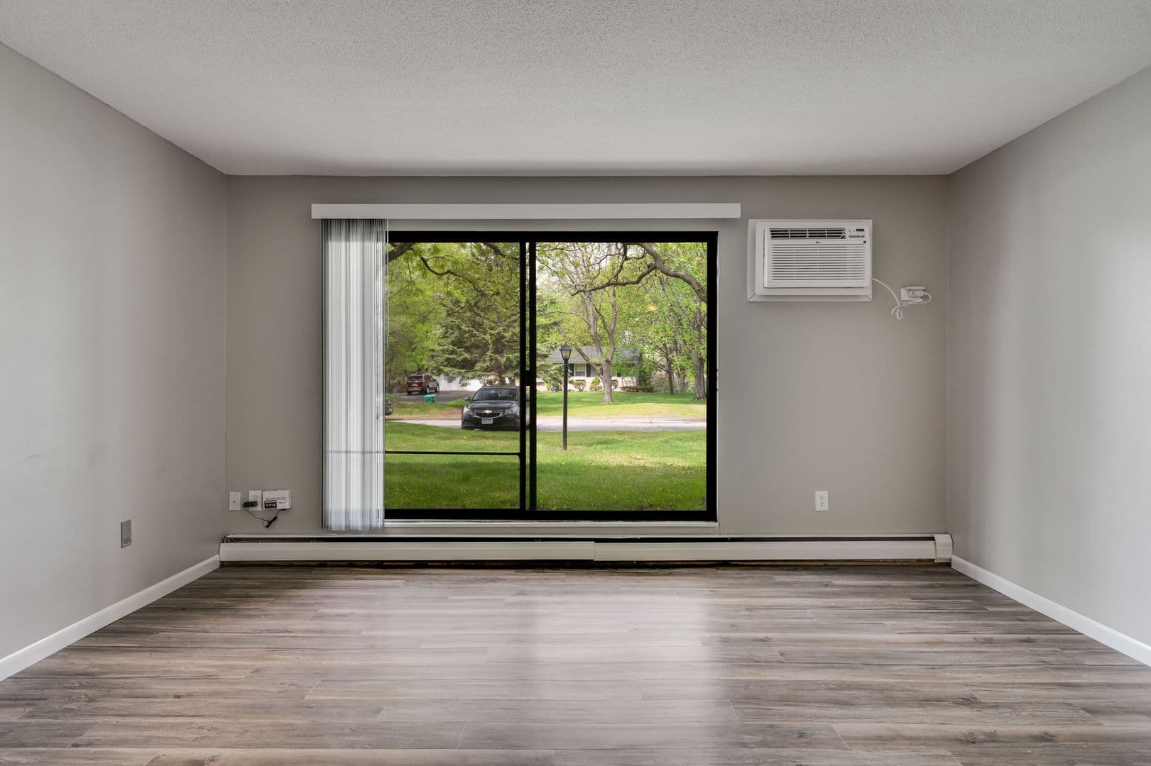 Coon Rapids Apartment: 9985 Butternut Street NW