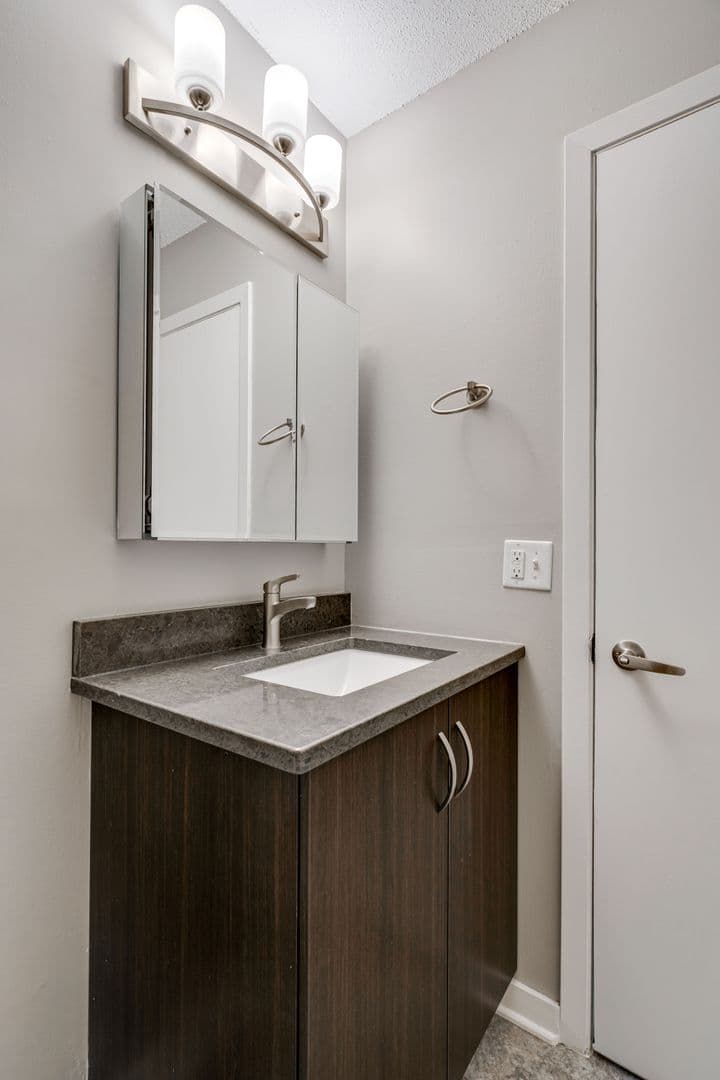Coon Rapids Apartment: 9985 Butternut Street NW