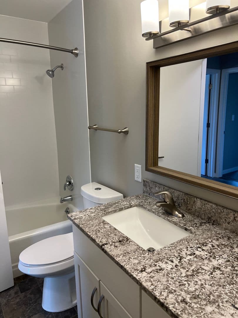 Roseville Apartment: 2914 Snelling Ave N