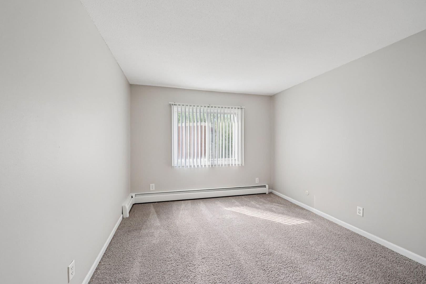 St. Paul Apartment: 1829 Furness Street