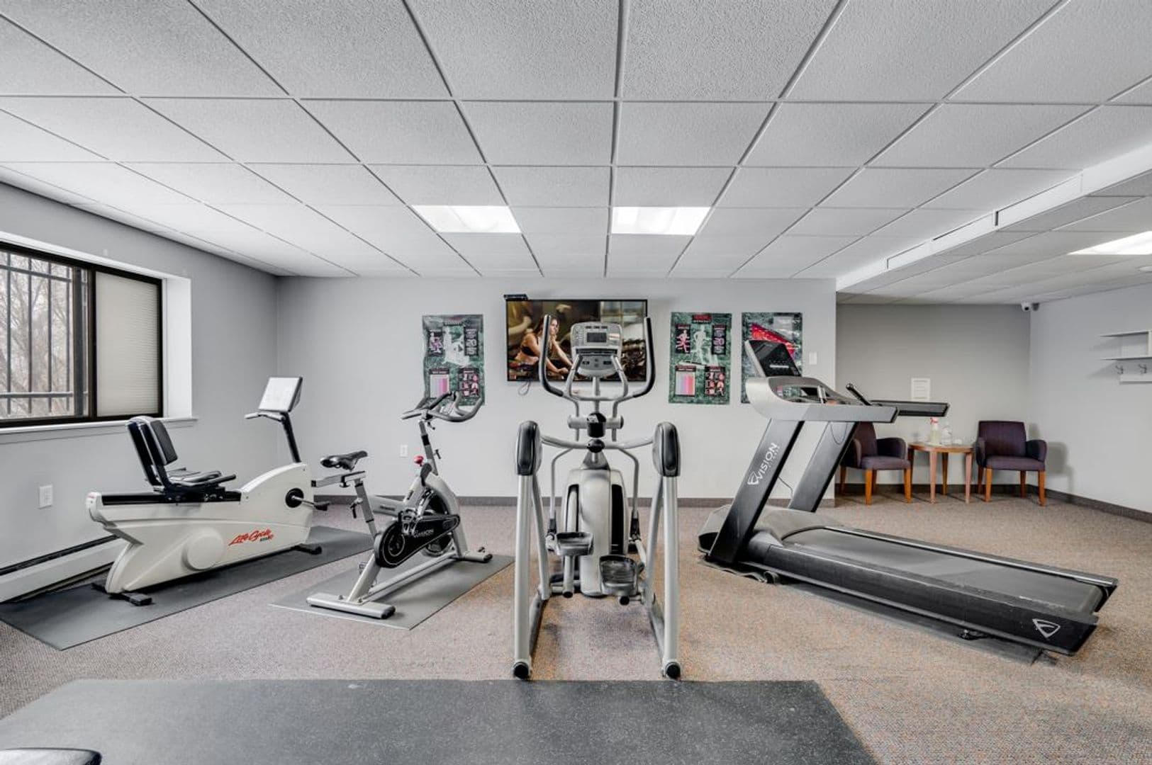 St. Paul Apartment: 99 W. California Ave. #103