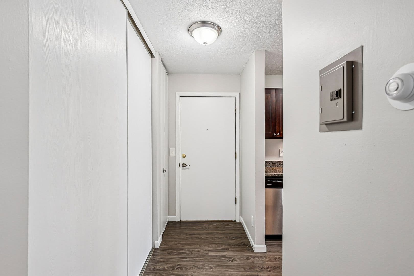 St. Paul Apartment: 1829 Furness Street