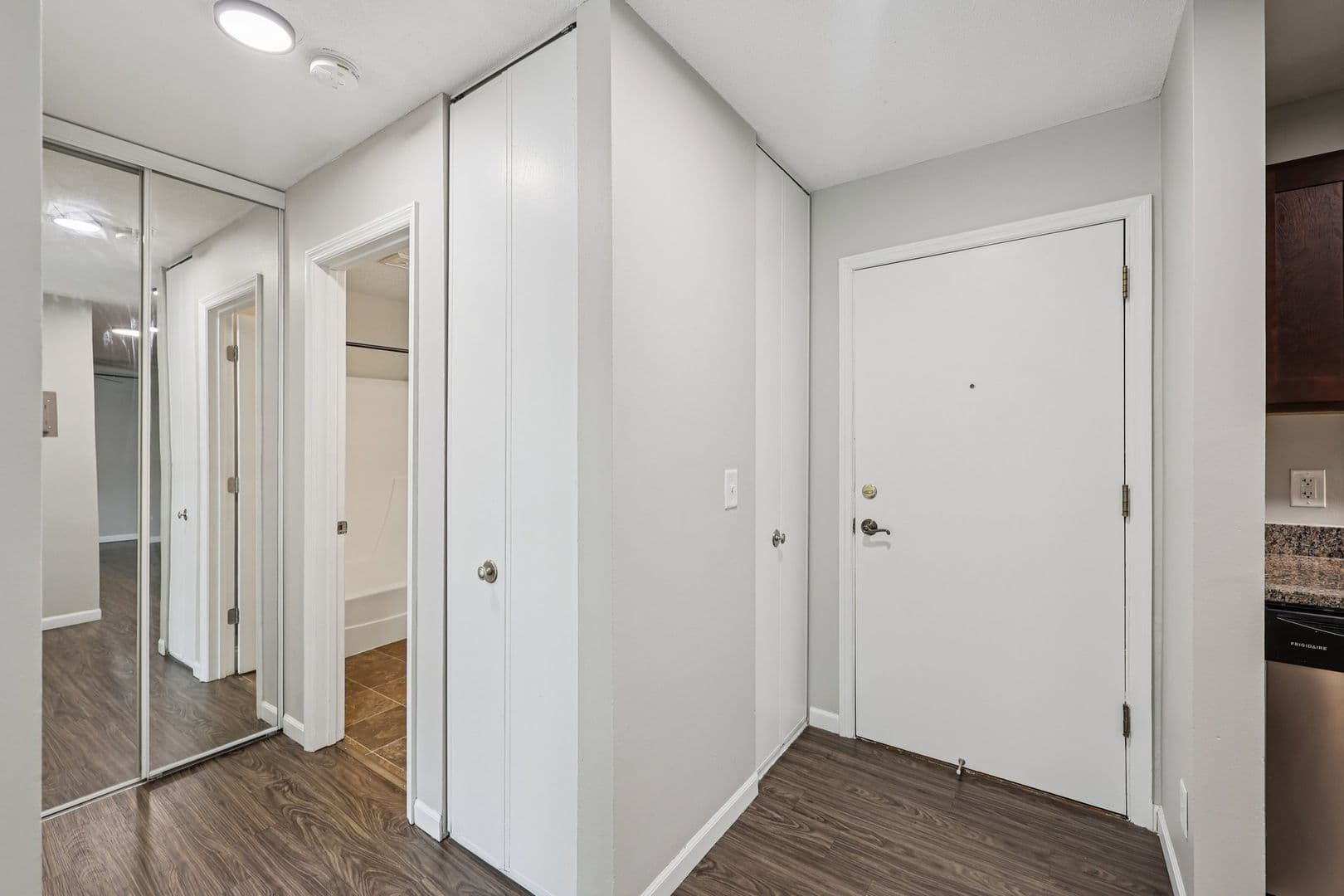 St. Paul Apartment: 1829 Furness Street