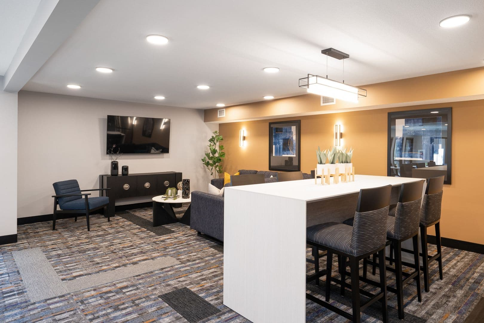 Coon Rapids Apartment: 9985 Butternut Street NW