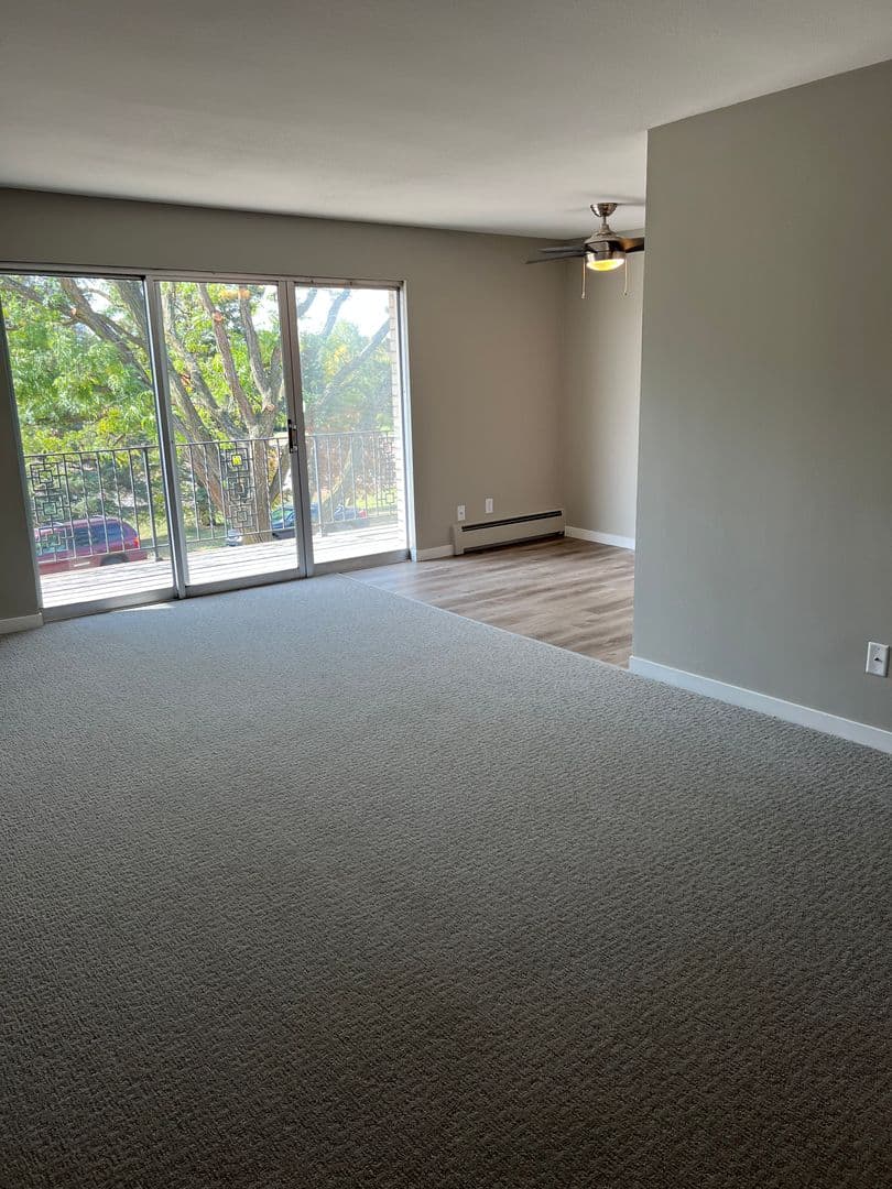 Roseville Apartment: 2914 Snelling Ave N