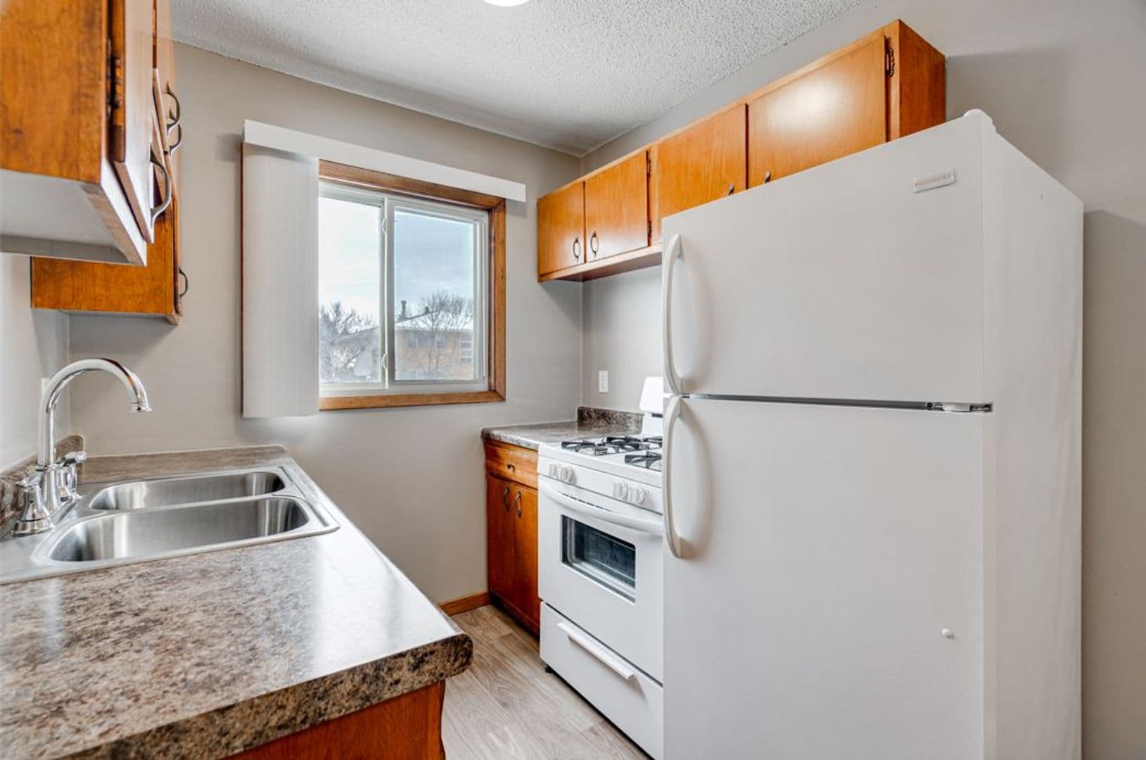 Fridley Apartment: 995 Lynde Drive & 5701 Central Avenue