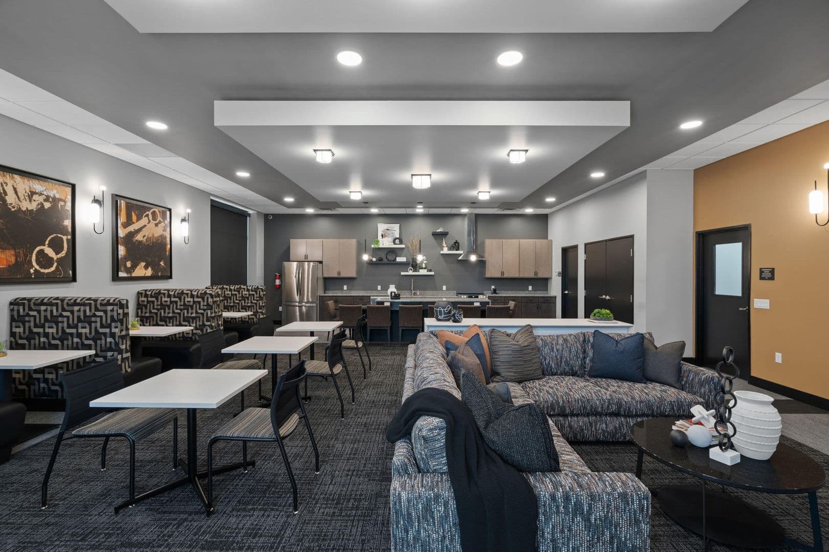 Roseville Apartment: 2914 Snelling Ave N