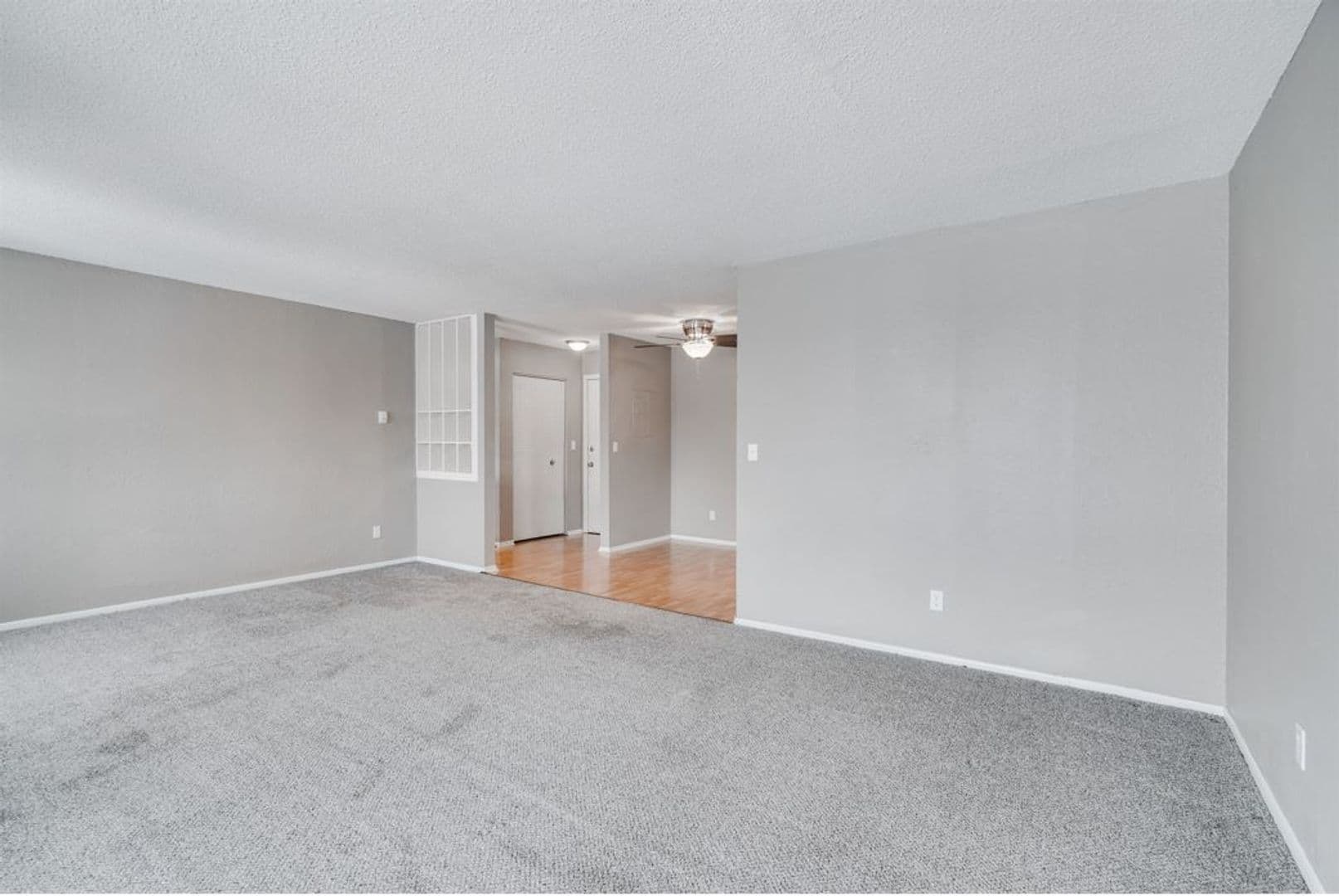 St. Paul Apartment: 99 W. California Ave. #103