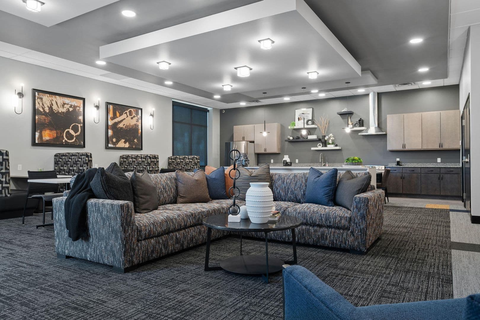 Roseville Apartment: 2914 Snelling Ave N