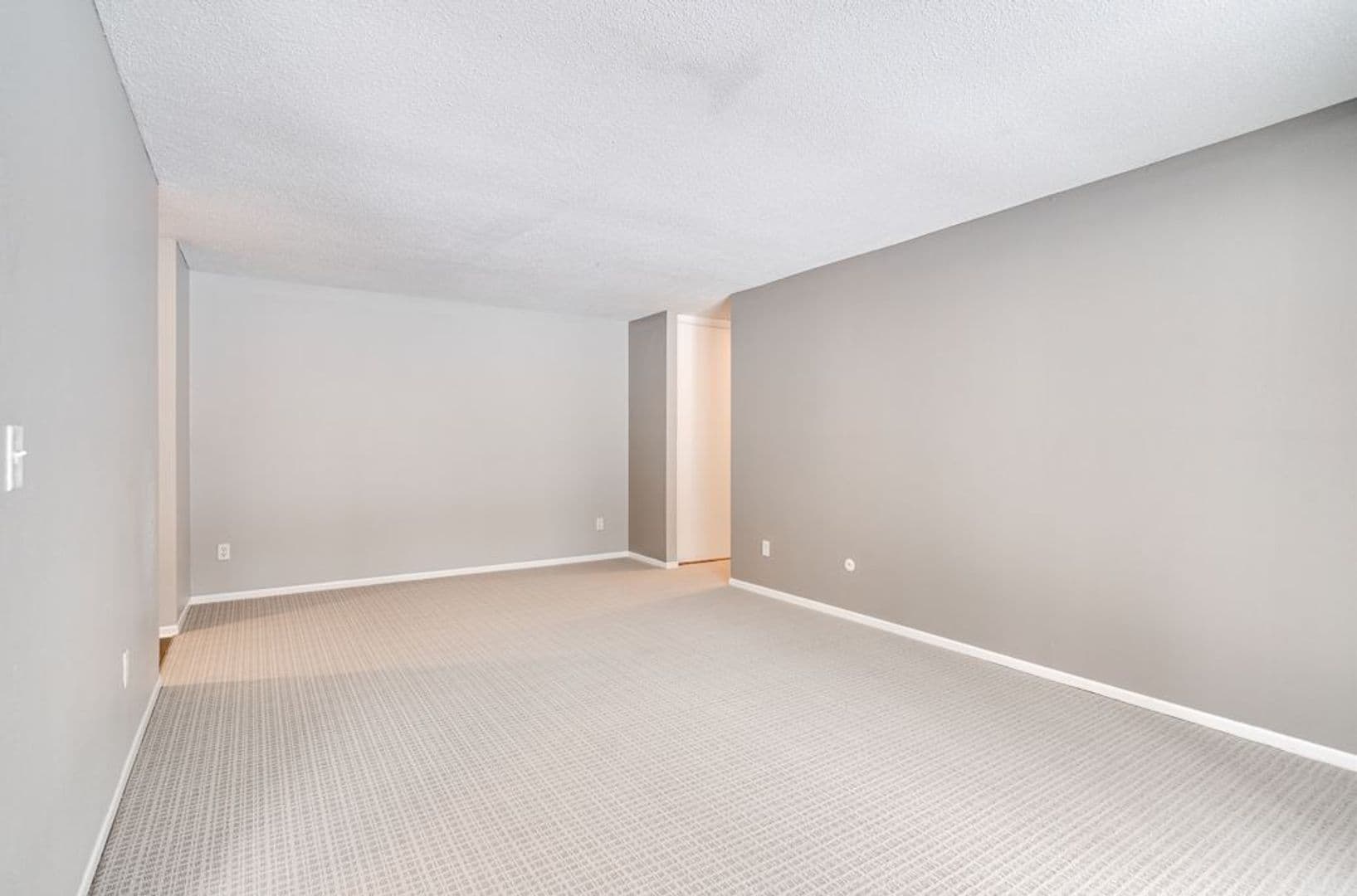 Little Canada Apartment: 180 - 210 County Road B2 E