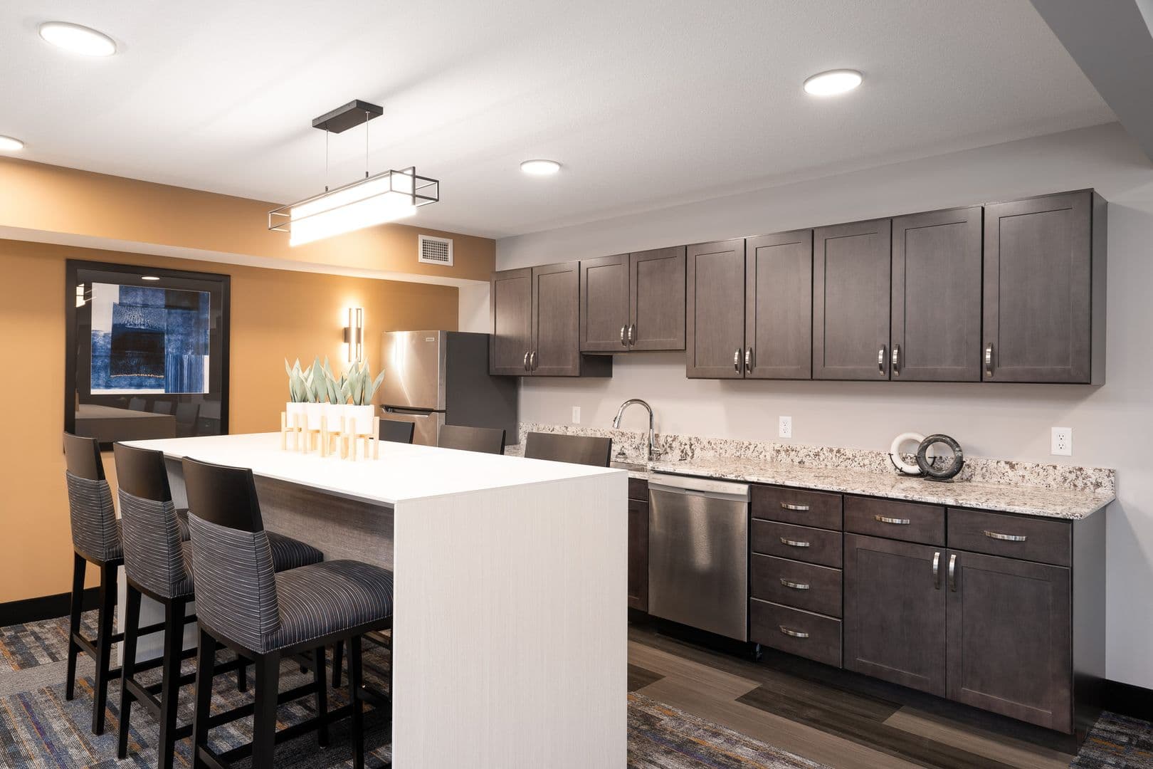 Coon Rapids Apartment: 9985 Butternut Street NW