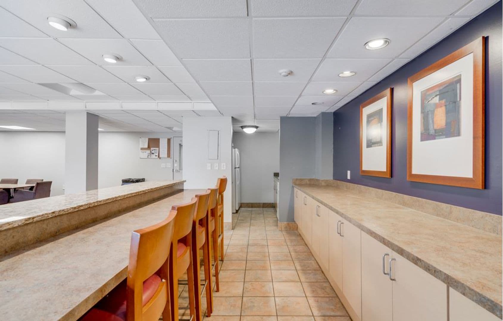 St. Paul Apartment: 99 W. California Ave. #103
