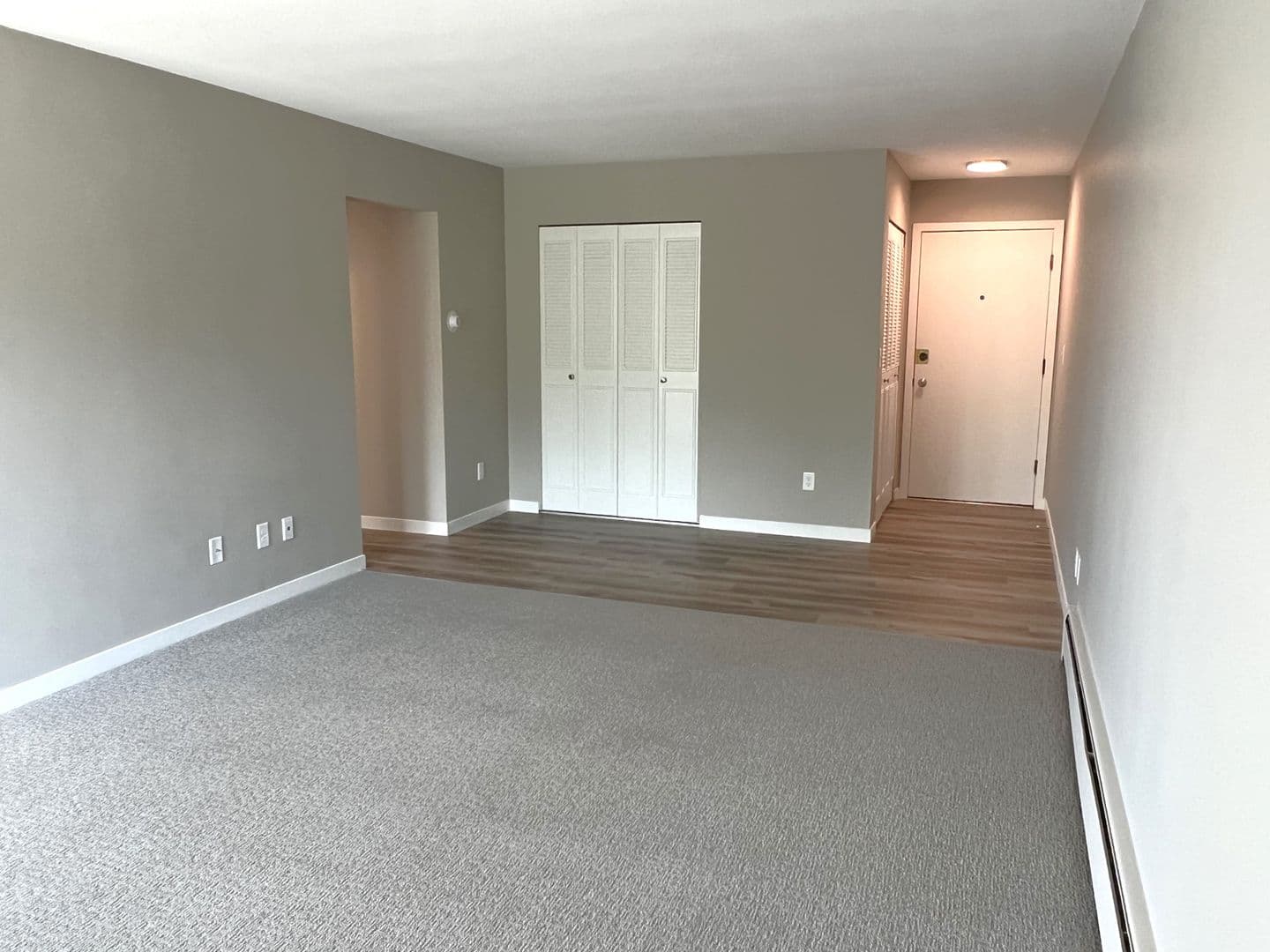 Roseville Apartment: 2914 Snelling Ave N