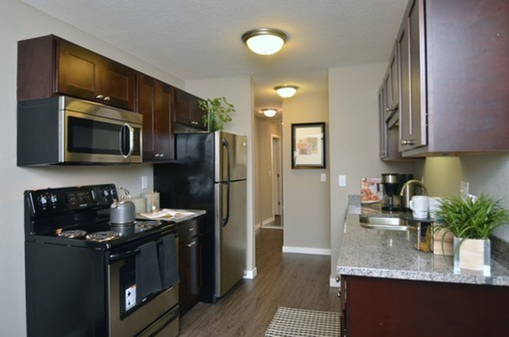 St. Paul Apartment: 1829 Furness Street