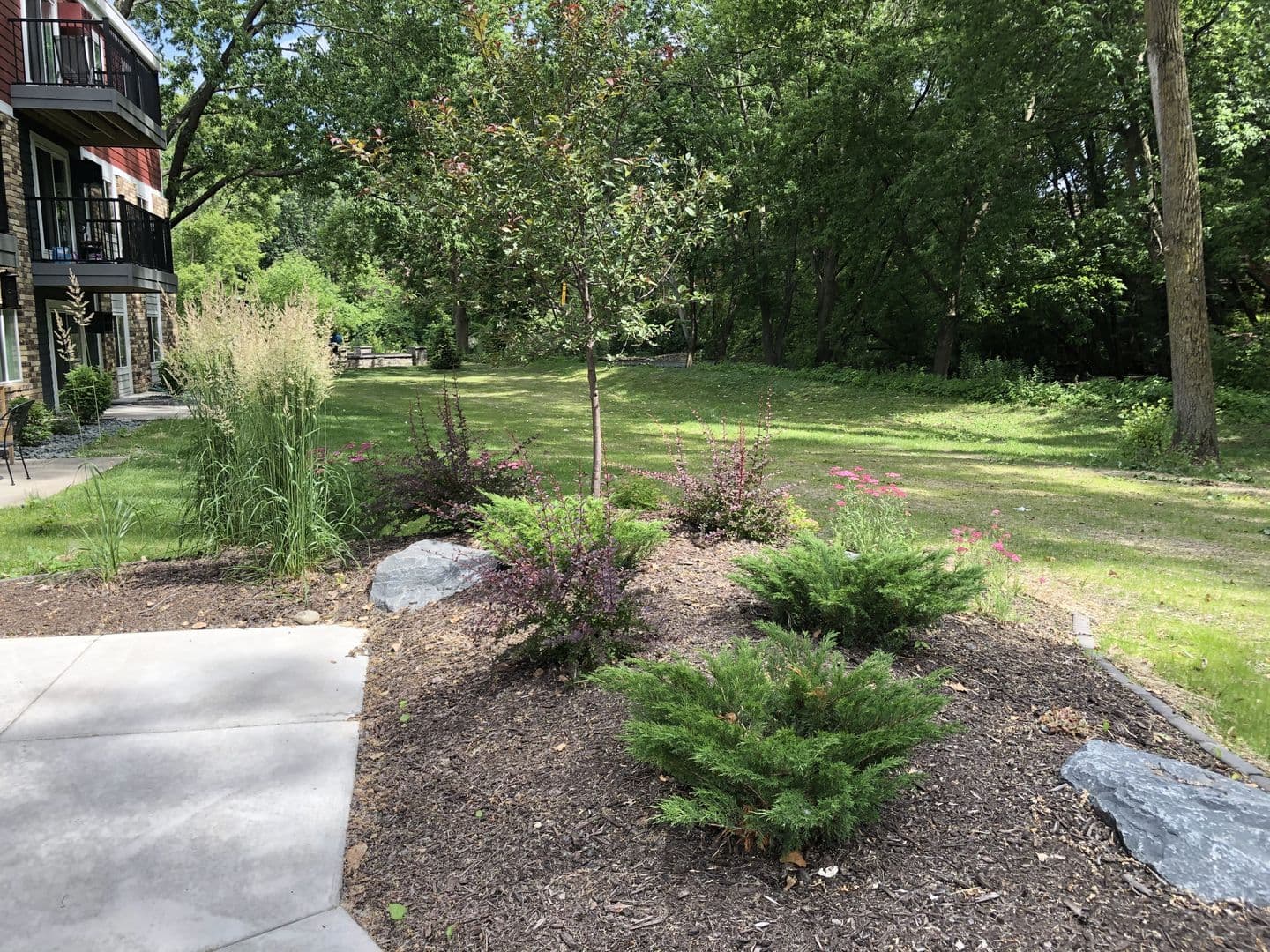 Little Canada Apartment: 180 - 210 County Road B2 E