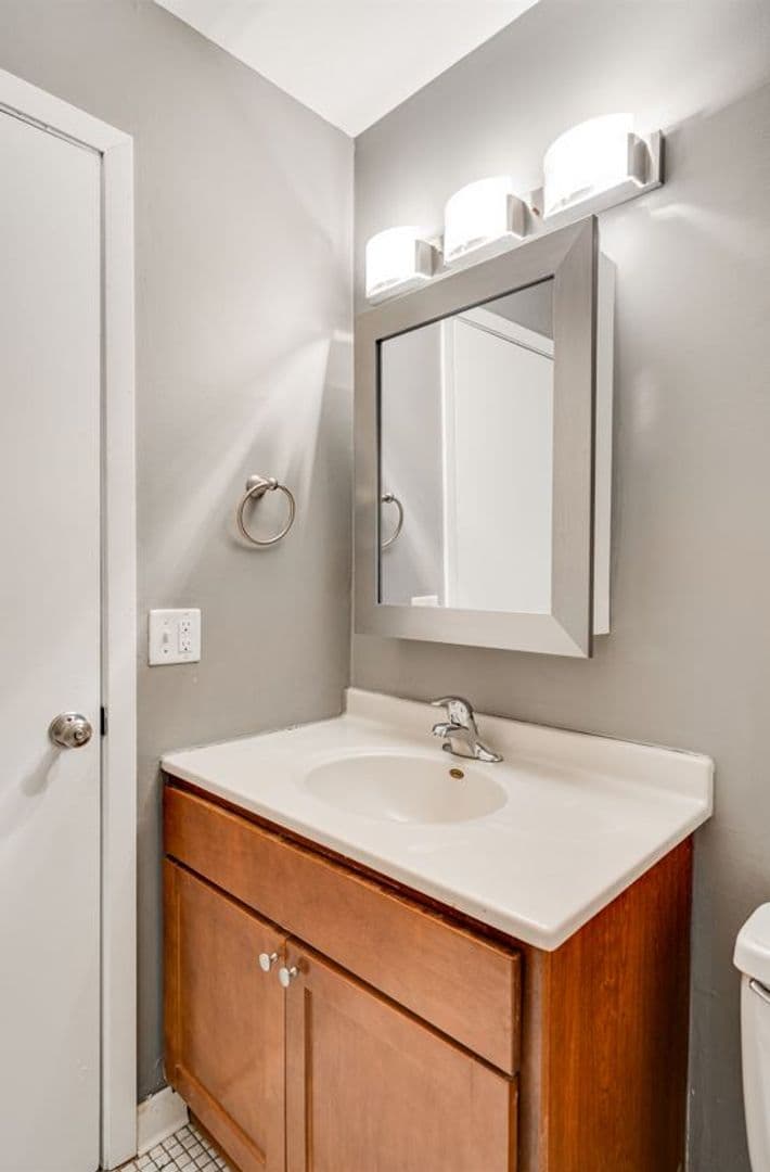 Little Canada Apartment: 180 - 210 County Road B2 E