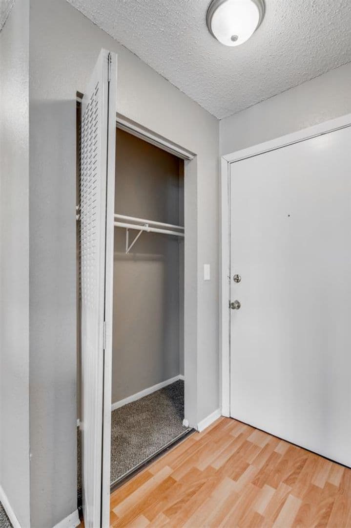 St. Paul Apartment: 99 W. California Ave. #103