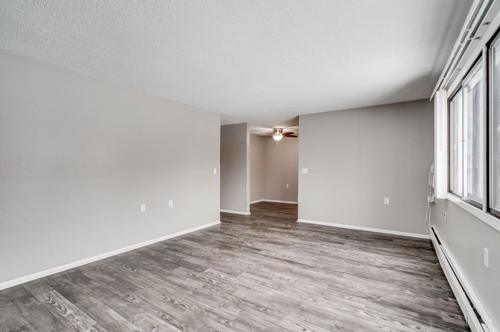 St. Paul Apartment: 99 W. California Ave. #103