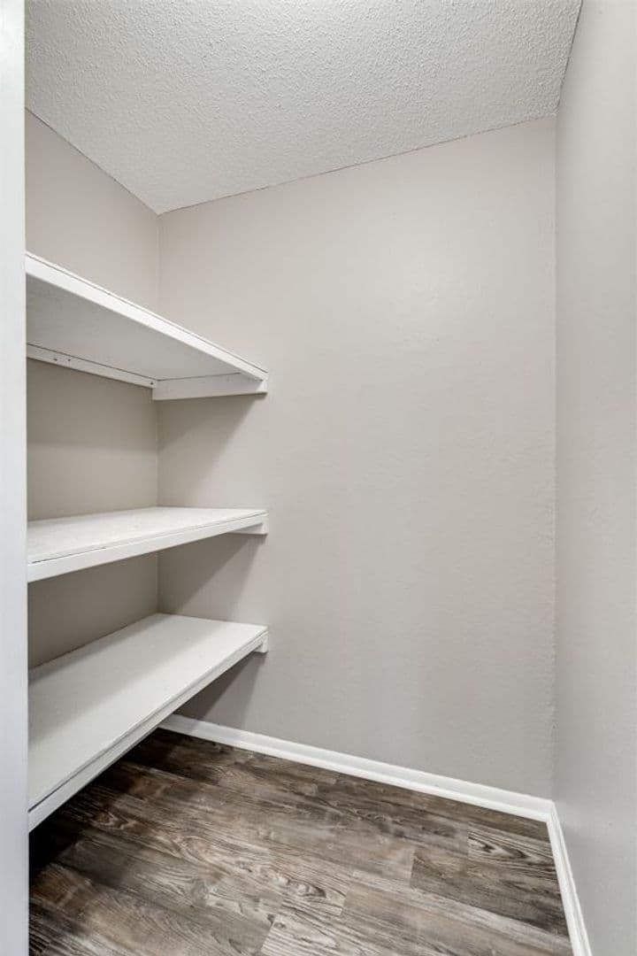 St. Paul Apartment: 99 W. California Ave. #103
