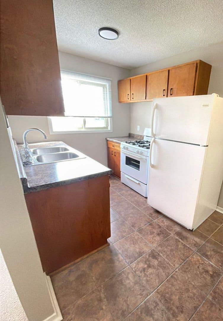 Fridley Apartment: 995 Lynde Drive & 5701 Central Avenue