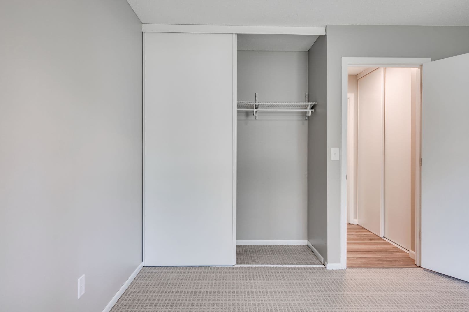 Coon Rapids Apartment: 9985 Butternut Street NW