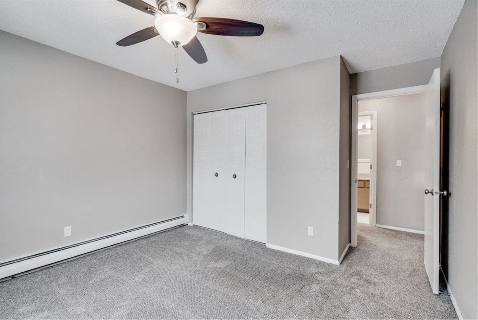 St. Paul Apartment: 99 W. California Ave. #103