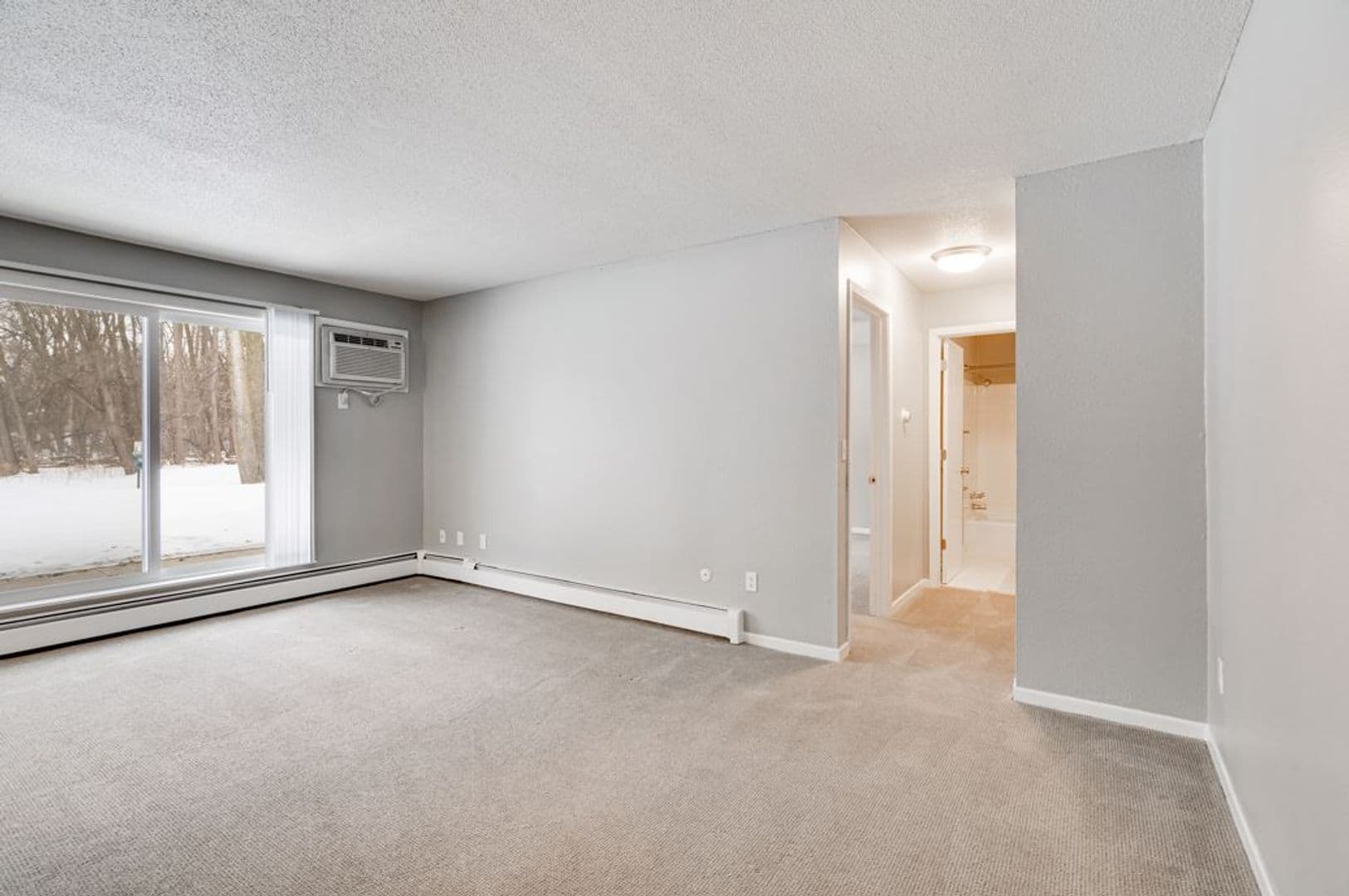 Little Canada Apartment: 180 - 210 County Road B2 E