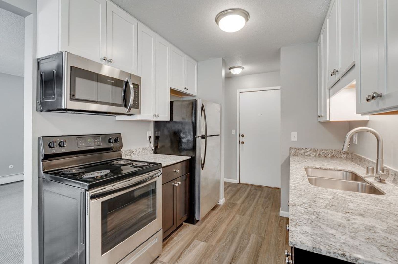 Little Canada Apartment: 180 - 210 County Road B2 E